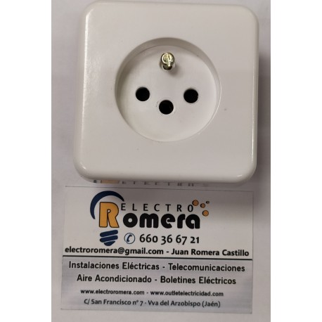 BASE ENCHUFE TT DESPLAZADA SEGURIDAD 10024