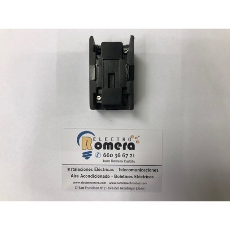 BASE ENCHUFE II 15A 220 - 380V BLANCO