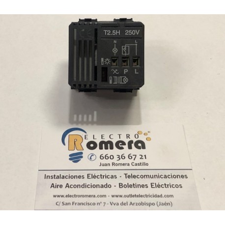 CONECTOR TELEFONICO K10 RJ11 ALUMINIO LIGHT TECH BTICINO