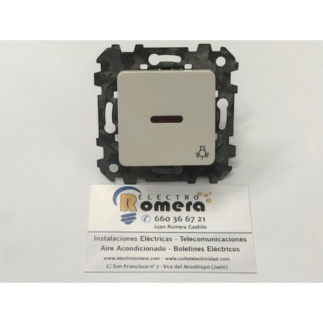 PULSADOR LUZ  BLANCO MARFIL CON LUMINOSO 5004 NIESSEN