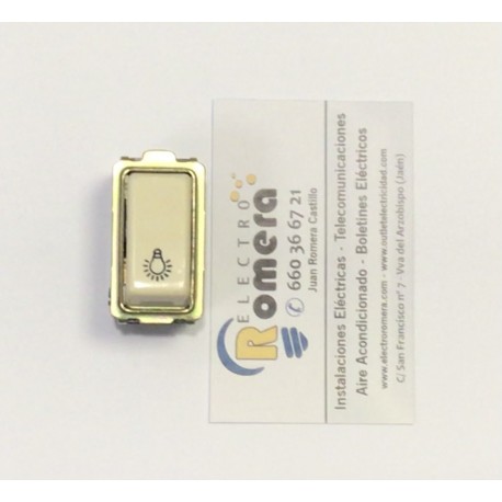 ENCHUFE 2P MAS TIERRA BENUS 7070 10A 250V