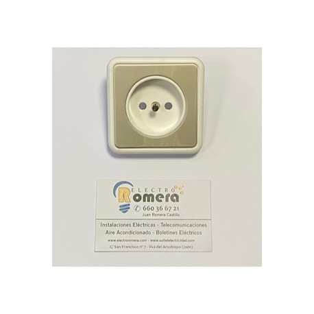 TAPA DORADA CON MARCO BLANCO para Base 2P normal para tapa con dispositivo de seguridad 10731-SL bl BJC IBIZA
