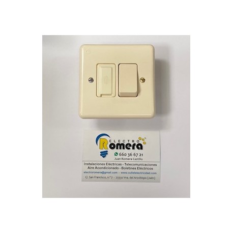 CONMUTADOR + CORTACIRCUITOS MARFIL SERIE IMPACT PLASTIMETAL 9684