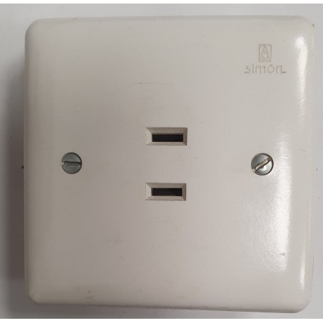 BASE ENCHUFE AMERICANO 10 A 250 V 25435B