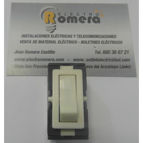 ENCHUFE 10 A 250 V